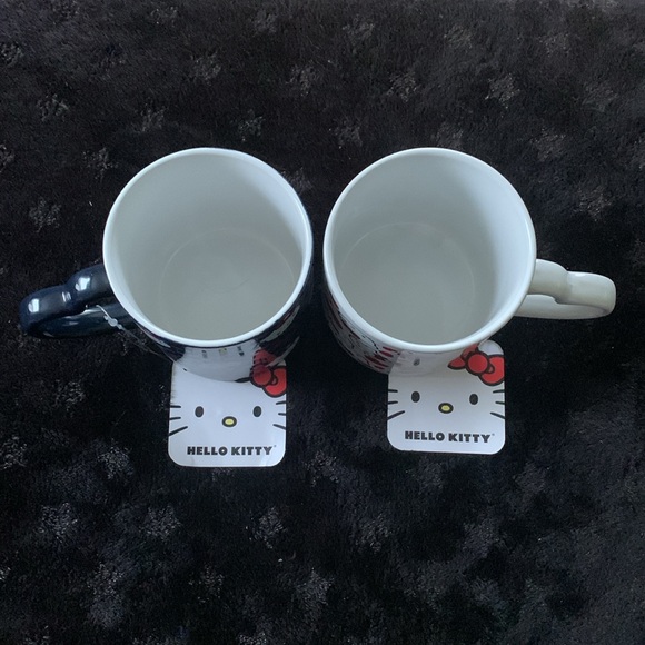 NWT Hello Kitty Collectible Ceramic Mugs w/Heart-Shaped Handle • Set of (2) Cups - Picture 5 of 7